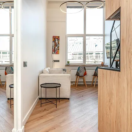 Cozy Loft In Center